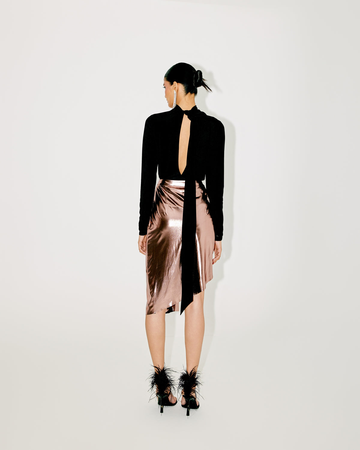 PLUNGE NECK TOP WITH DRAPED SKIRT