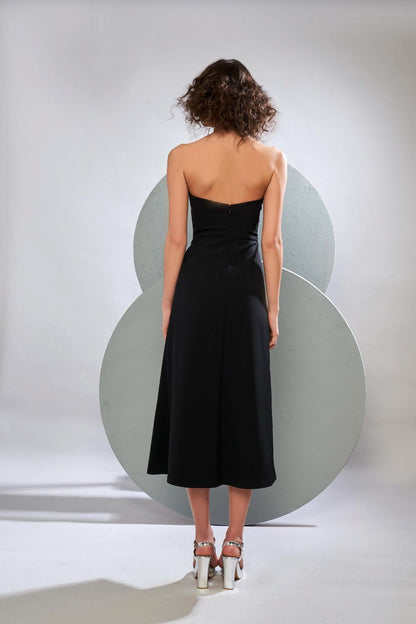 Strapless Dress With Boning And Embroidery And Long Slit